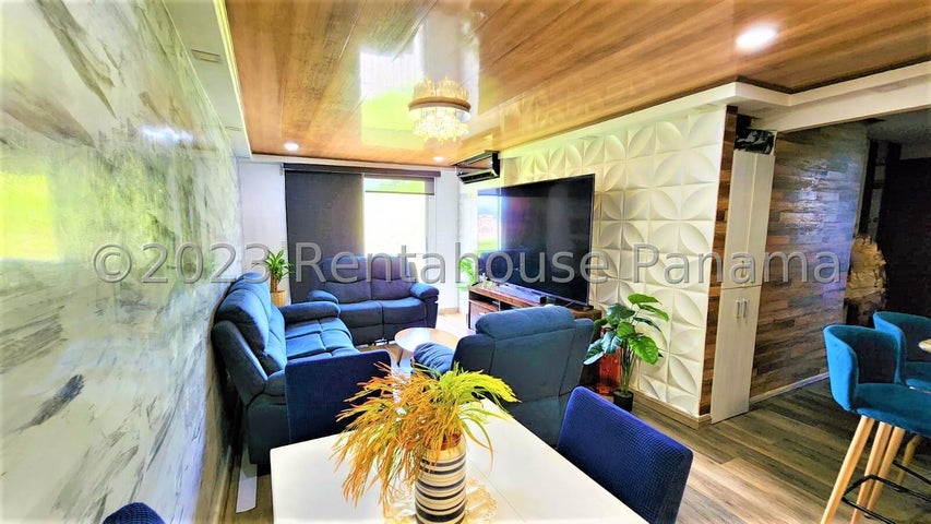 Renovated Apartment in PH Vistas del Rocío